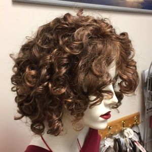 Curly wig